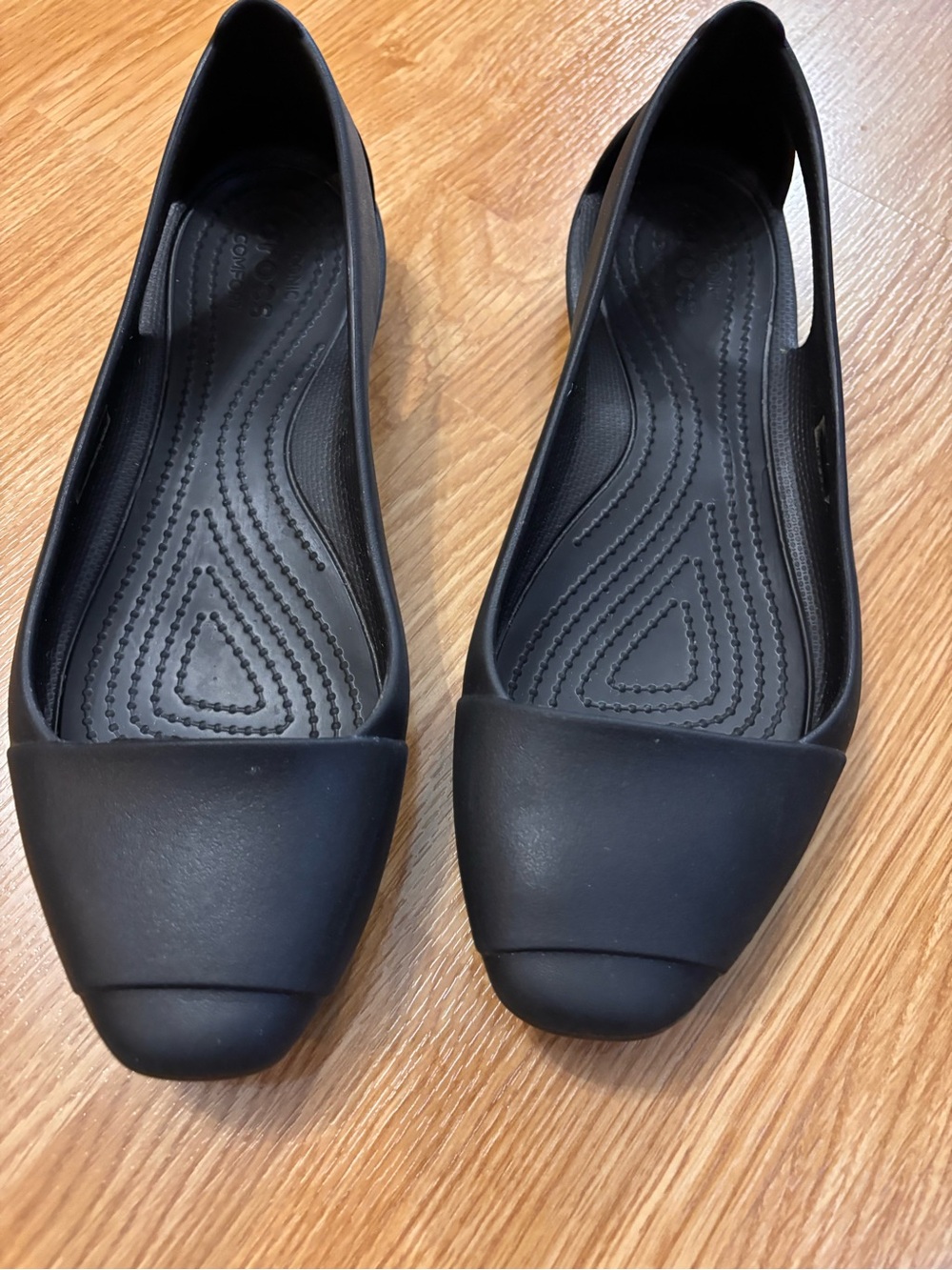 Crocs Iconic Comfort Siennna Flats Womens Size 8 Black